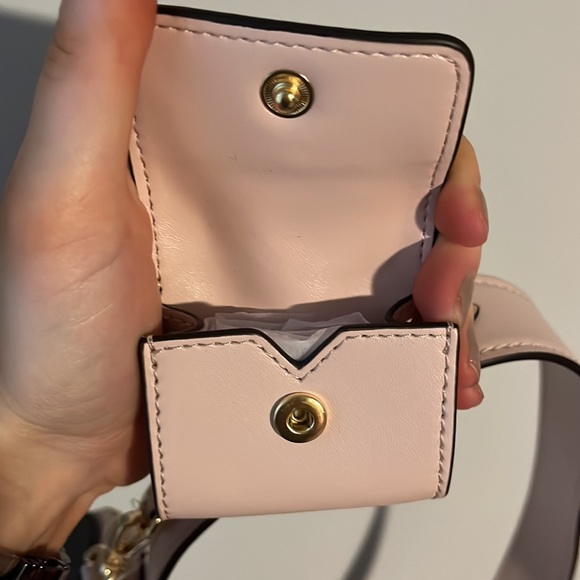 Michael Kors Jet Set Travel Purse with coin purses - Picture 8 of 17